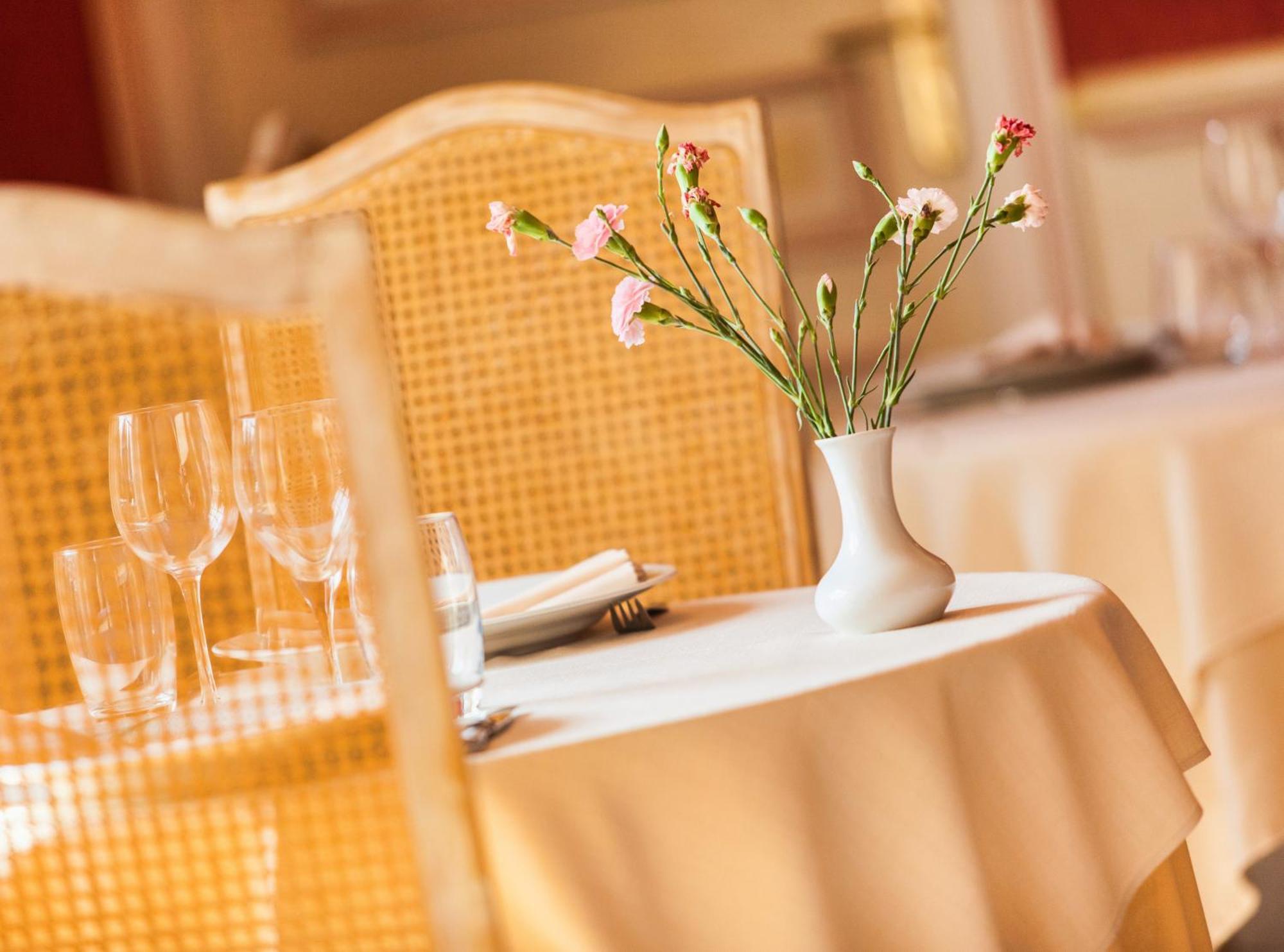Logis Hotel Restaurant L'Ile De Sees Macé المظهر الخارجي الصورة