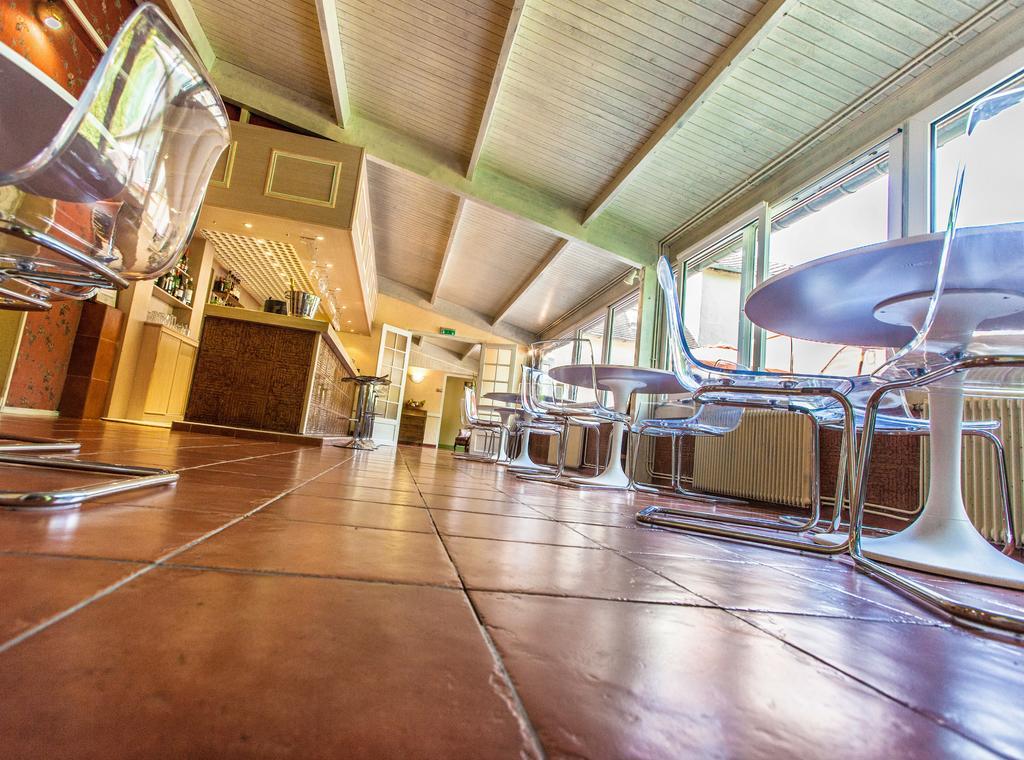 Logis Hotel Restaurant L'Ile De Sees Macé المظهر الخارجي الصورة